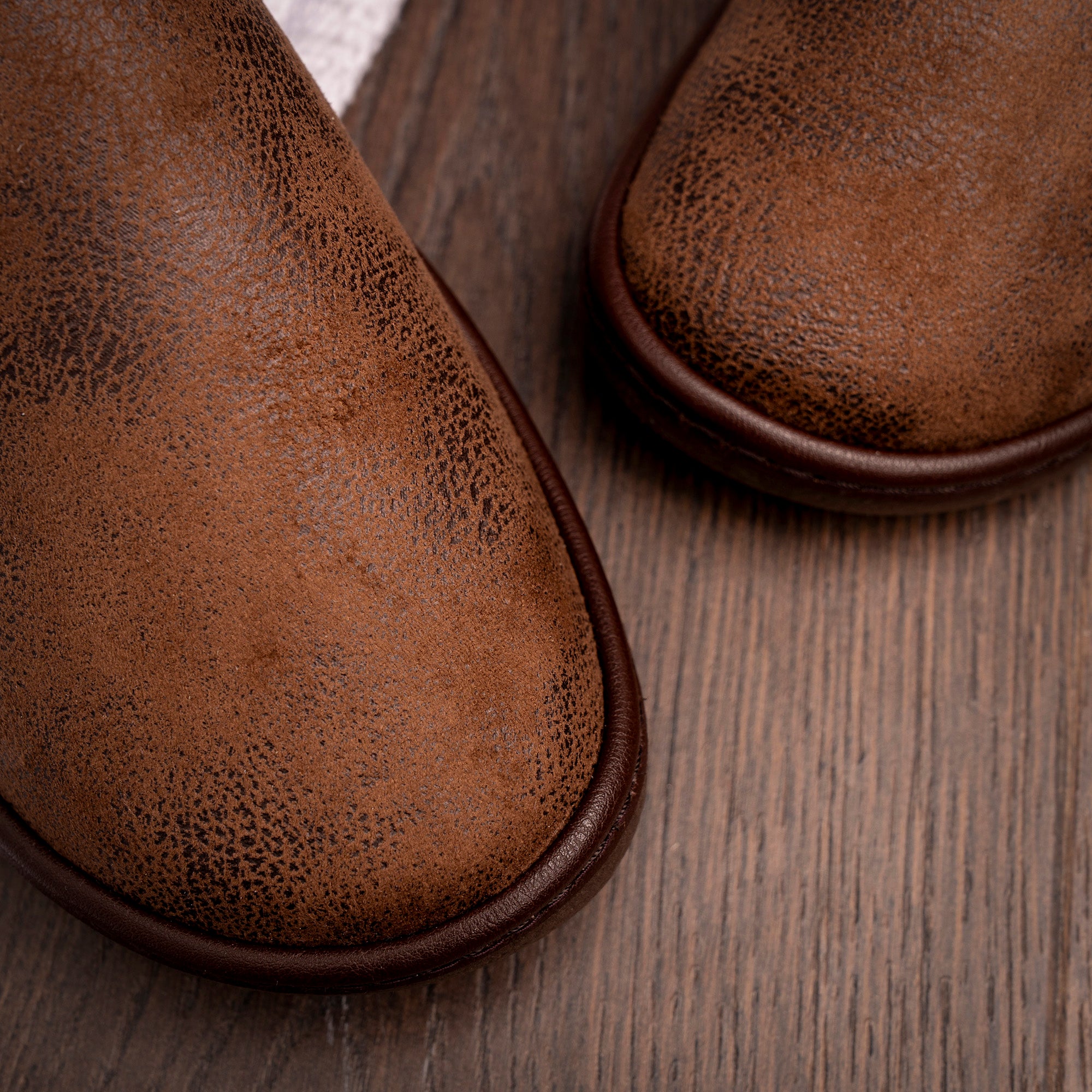 Glen II Brown Slipper