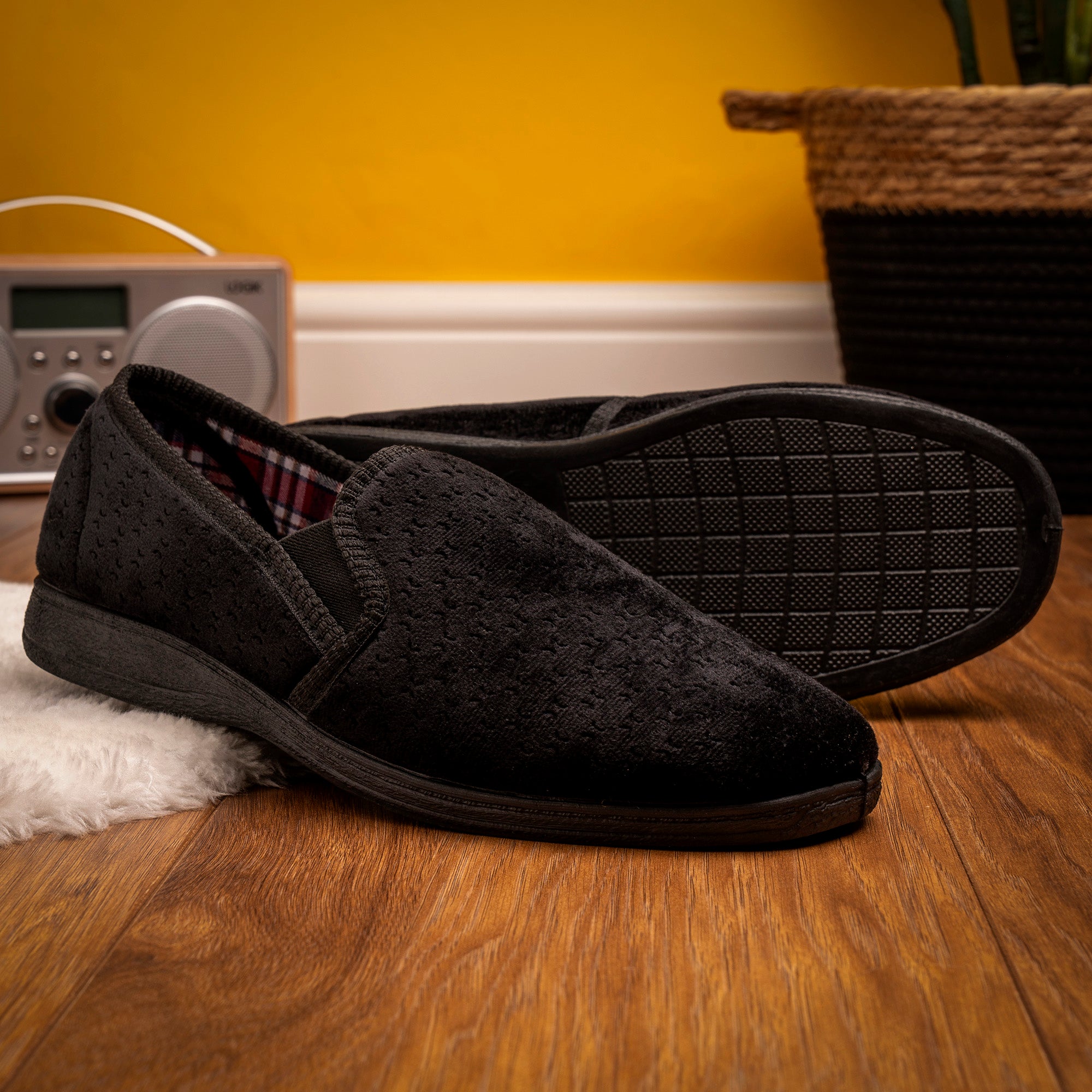 Tamar II Black Slipper