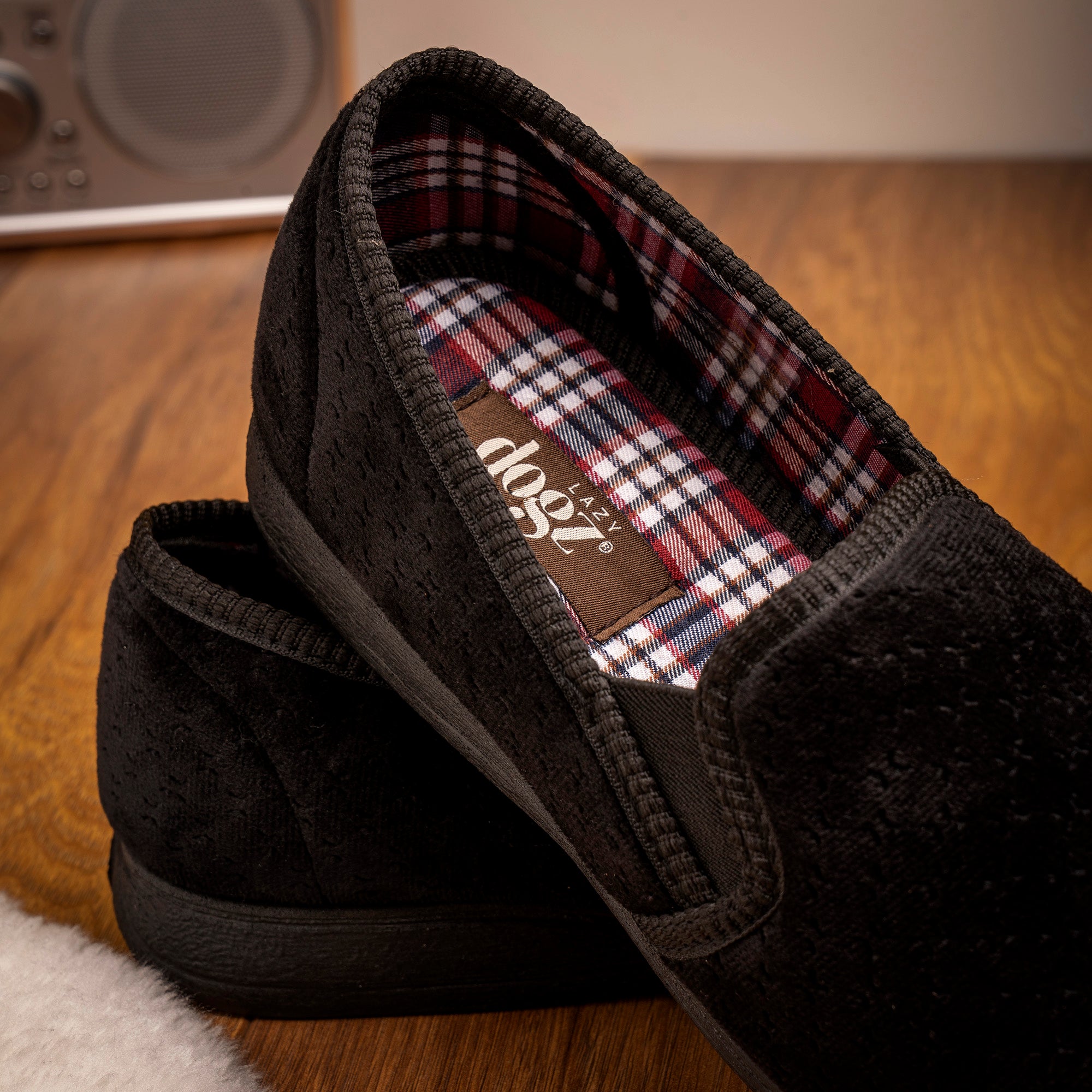 Tamar II Black Slipper
