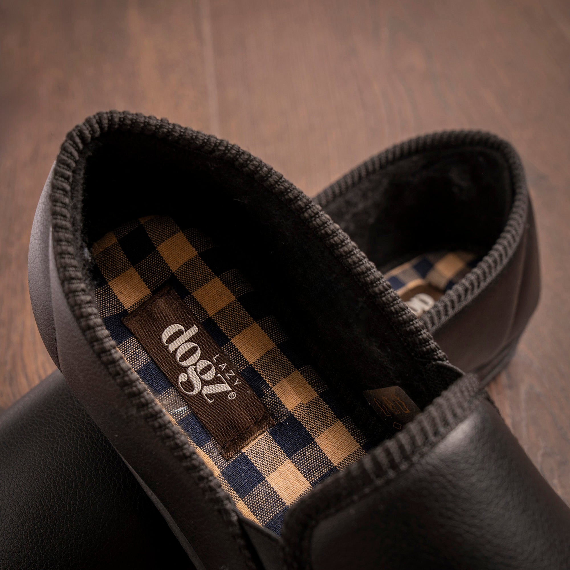 Trent II Black Slipper