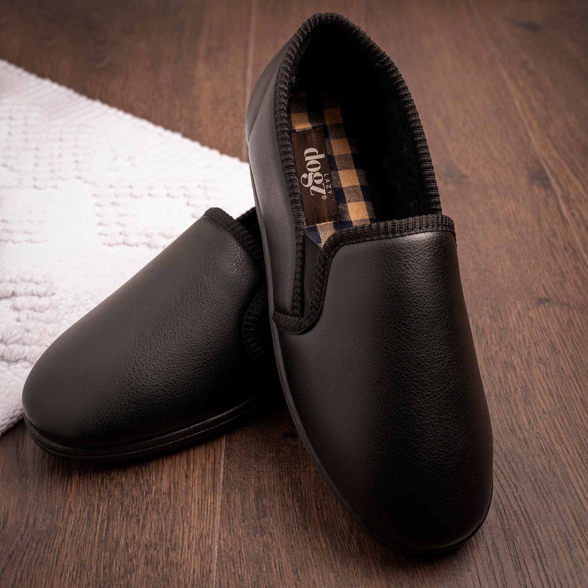 Trent II Black Slipper