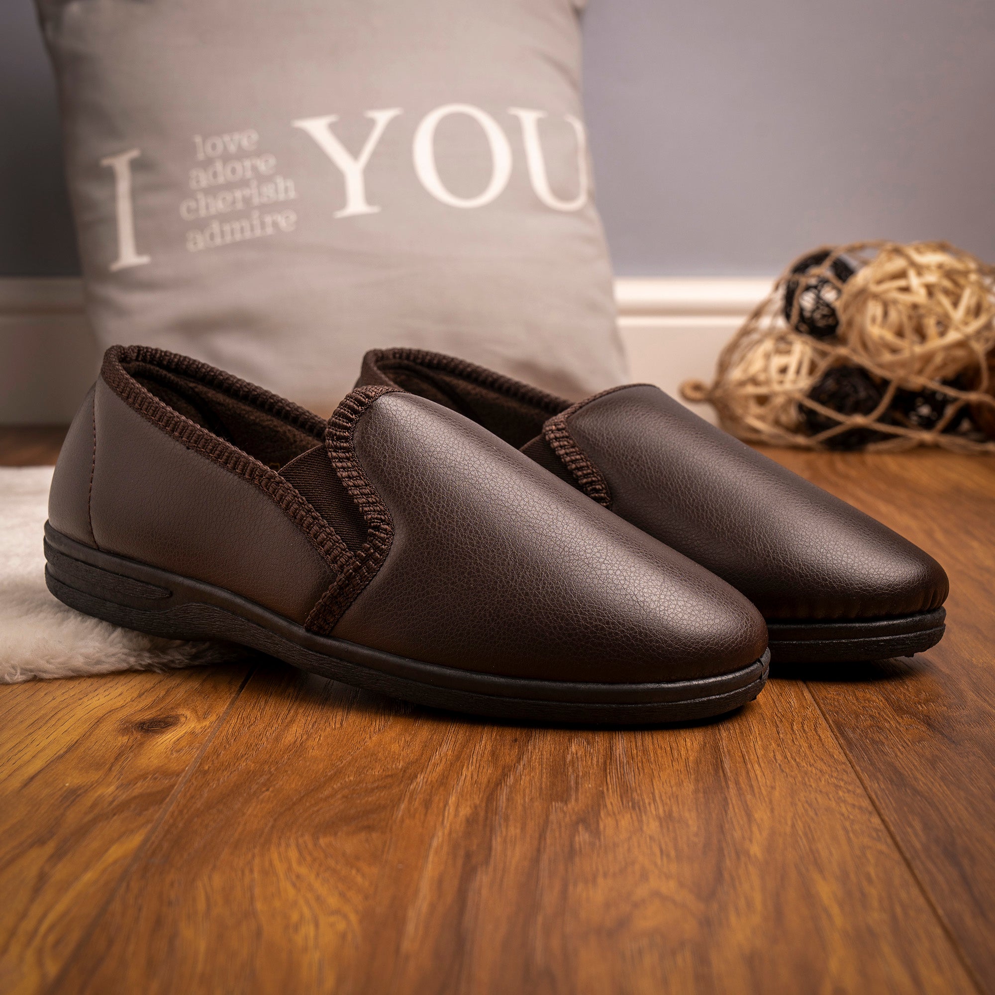 Trent II Brown Slipper