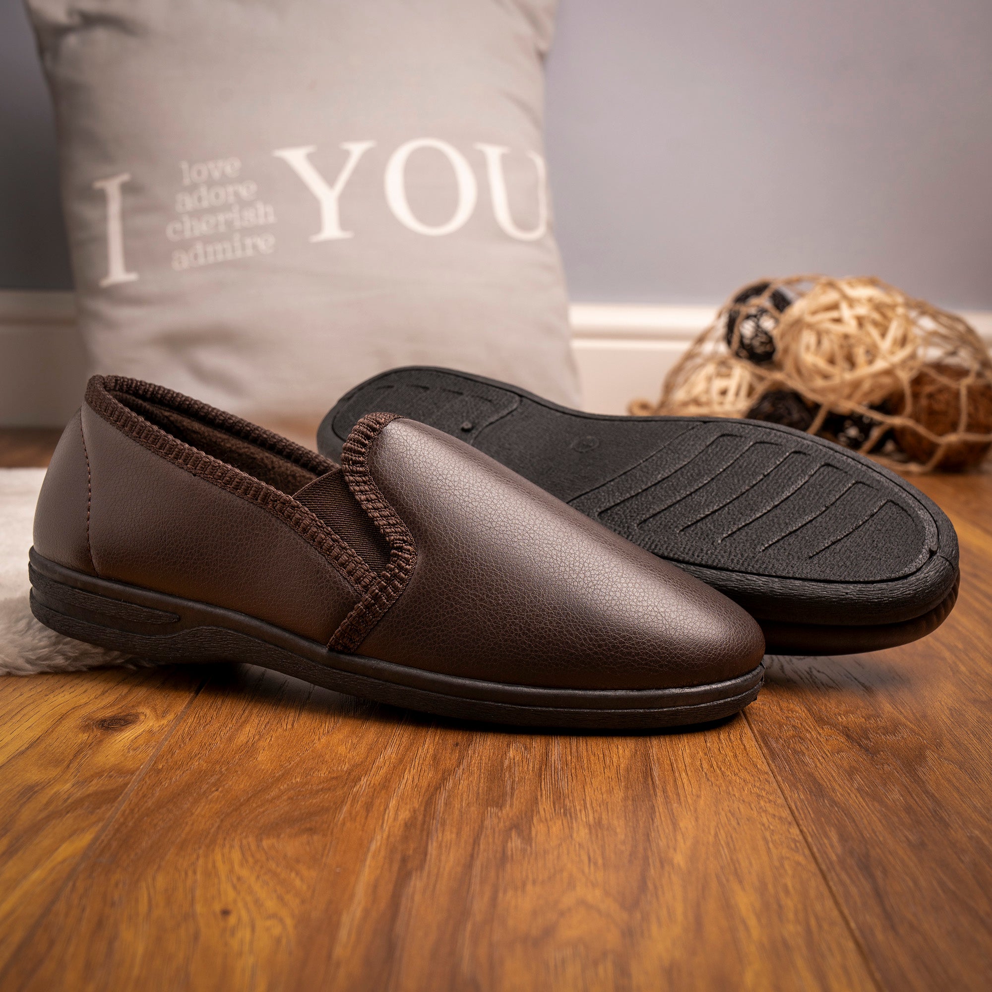 Trent II Brown Slipper